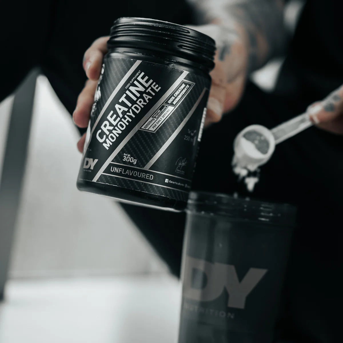 DY Nutrition Creatine Monohydrate 300g på gymmet