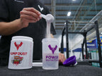 Power Nutrition signaturshaker 500 ml med lila lock, under vattenhällning